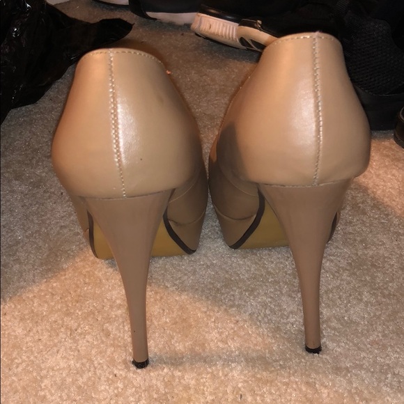 Nude platform pump, size 8. - Picture 3 of 3
